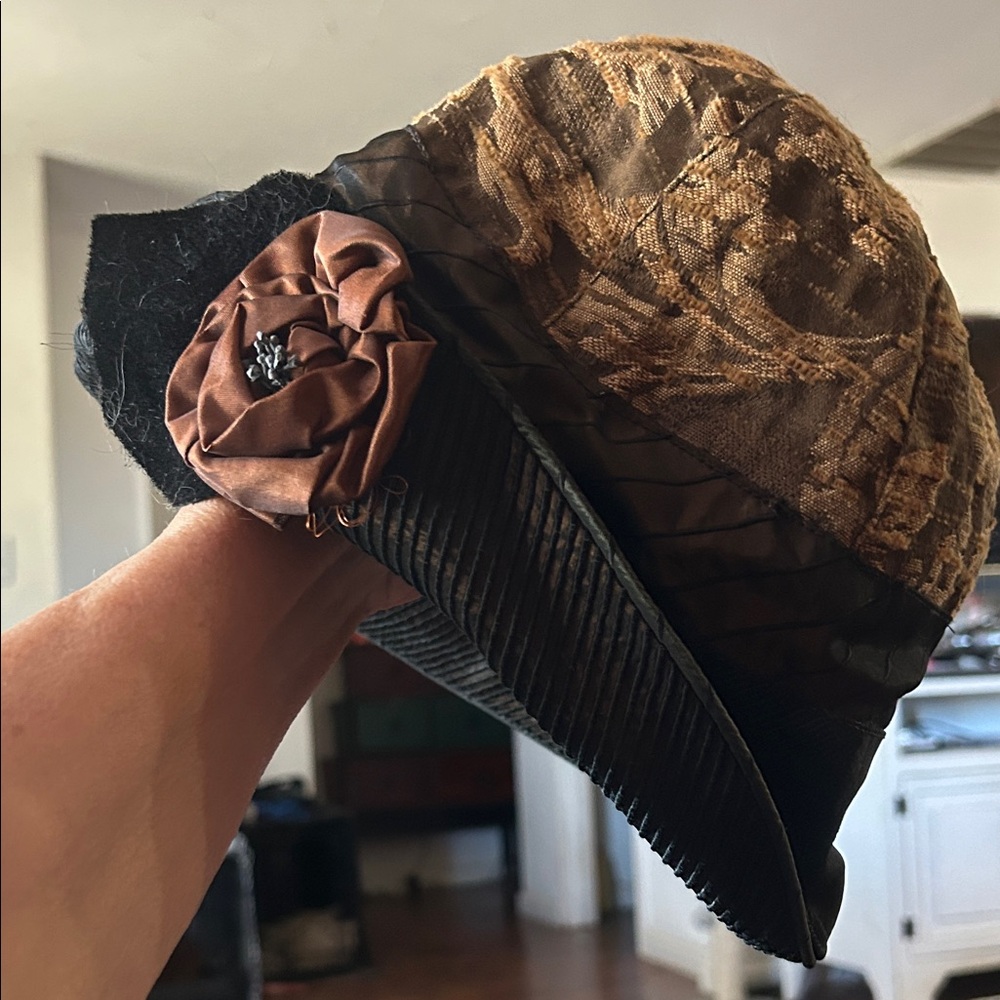 Elegant Mary Lynn O Shea  Vintage style Hat